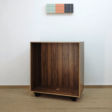 Lade das Bild in den Galerie-Viewer, Mobile Theke Nussbaum
