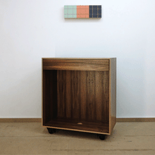 Lade das Bild in den Galerie-Viewer, Mobile Theke Nussbaum
