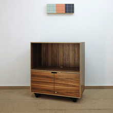 Lade das Bild in den Galerie-Viewer, Mobile Theke Nussbaum
