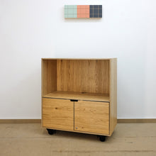 Lade das Bild in den Galerie-Viewer, Mobile Theke Schoenbaum Eiche abschliessbare Tuer
